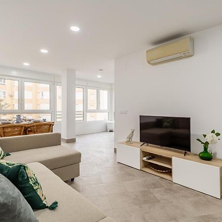 Modern Apartment Steps From The Beach Торрокс-Коста Экстерьер фото