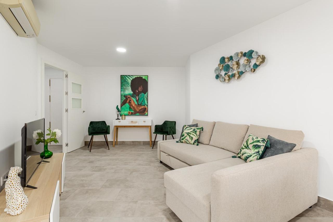 Modern Apartment Steps From The Beach Торрокс-Коста Экстерьер фото