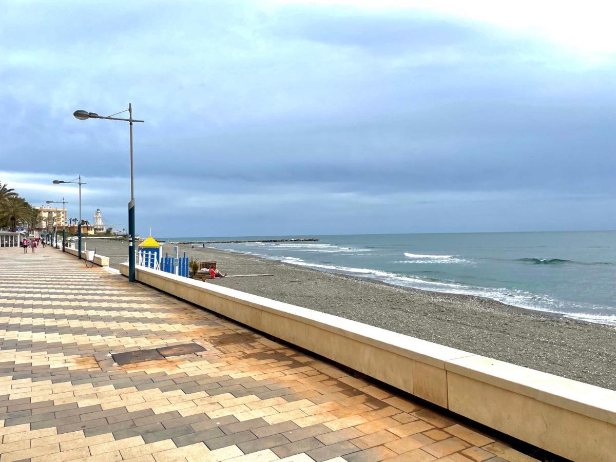Modern Apartment Steps From The Beach Торрокс-Коста Экстерьер фото